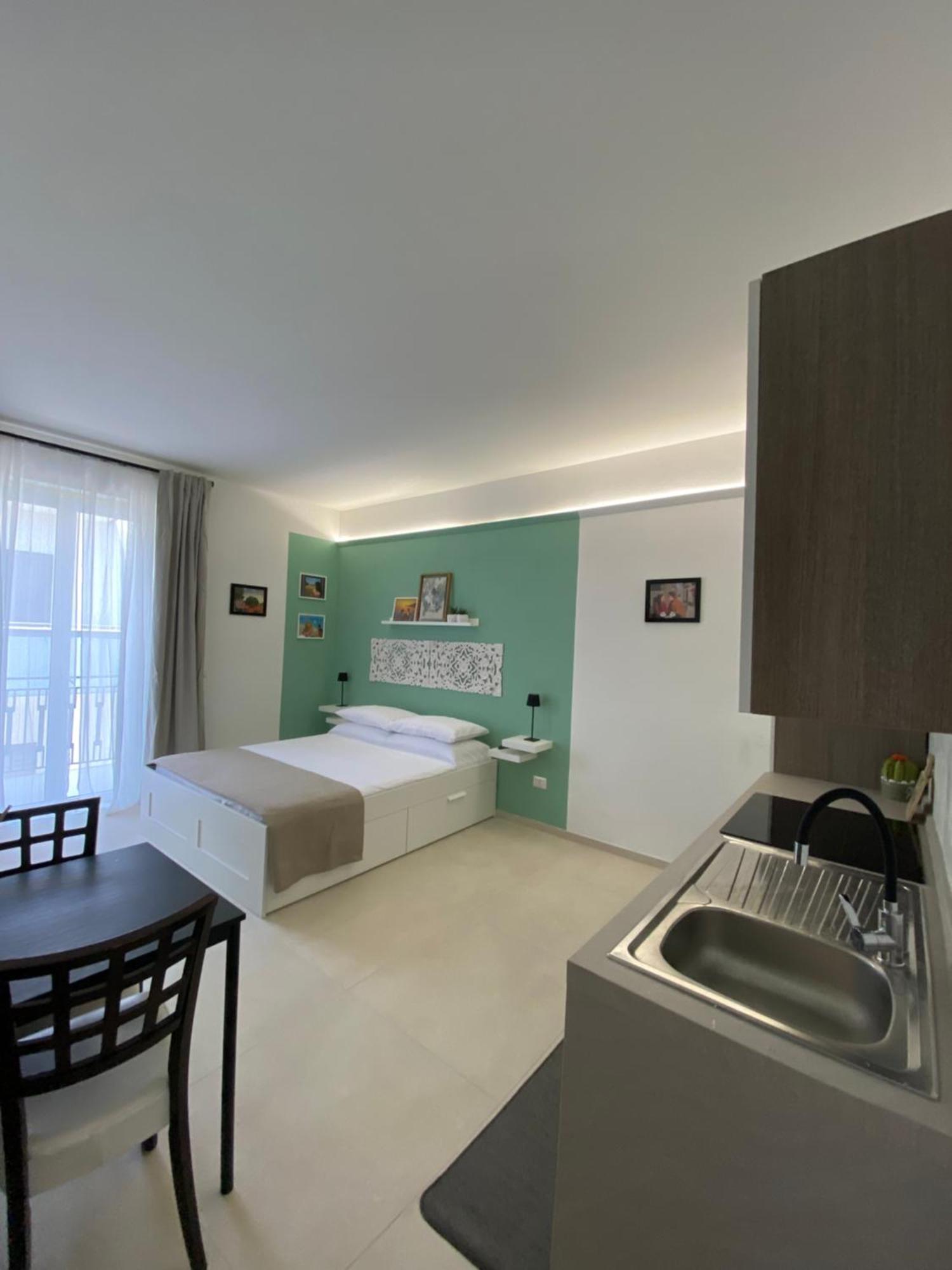 Le Buguse Suite Apartment Lecce Exterior photo