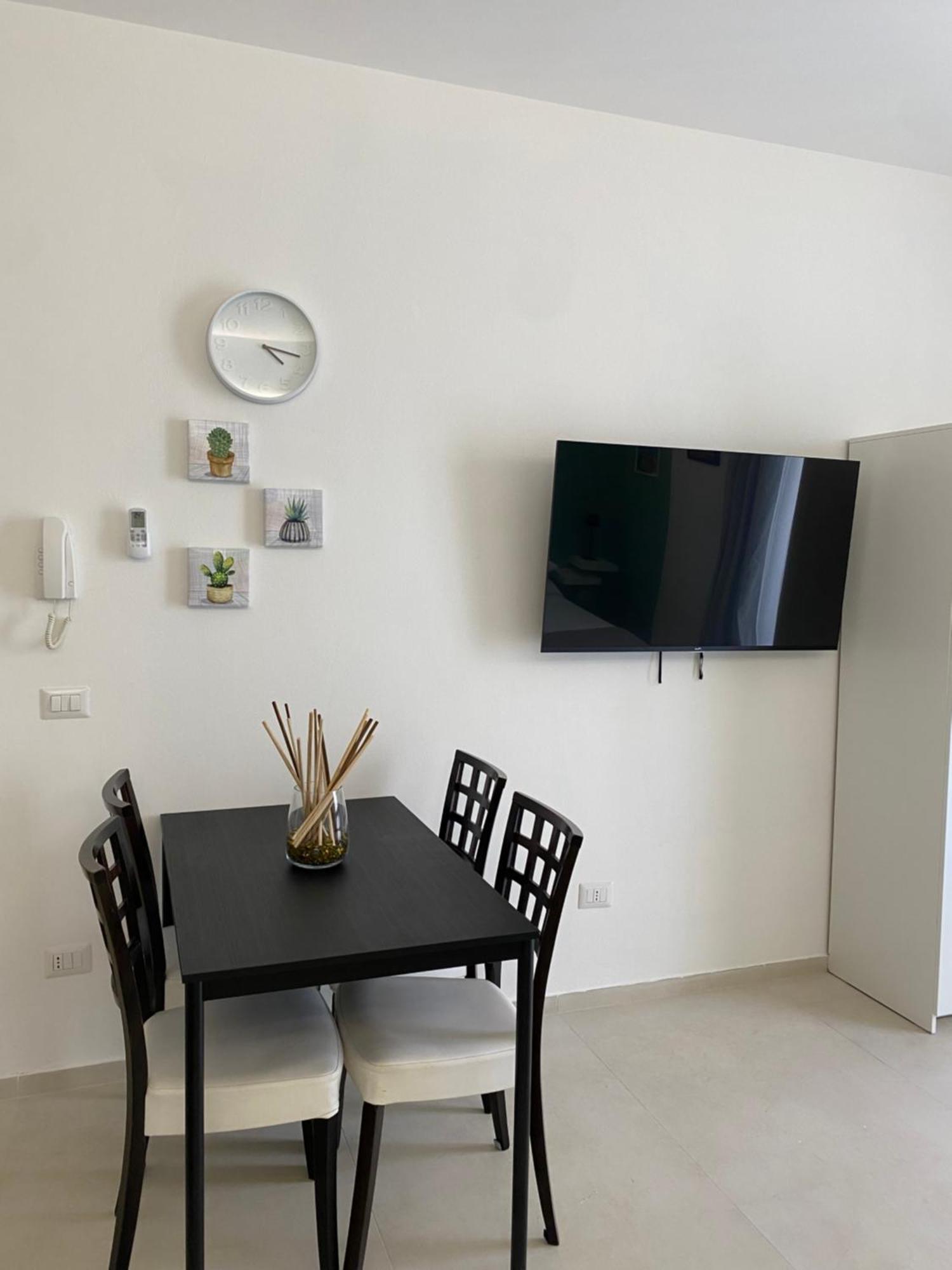 Le Buguse Suite Apartment Lecce Exterior photo